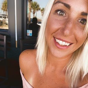 Meet your Posher, Christin